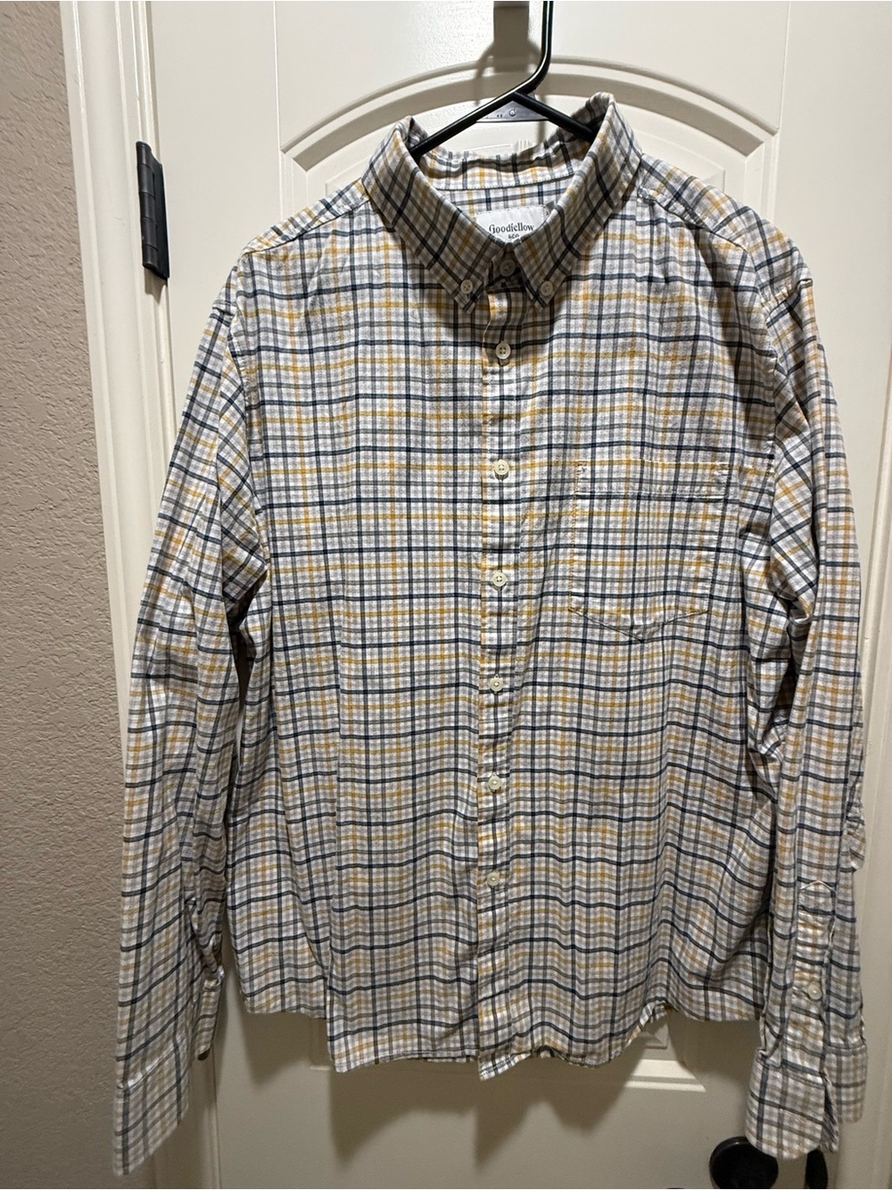 Goodfellow & Co Men’s Yellow and Gray Plaid Button-Down Shirt